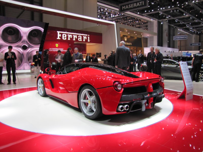 ferrarilaferrari82.jpg