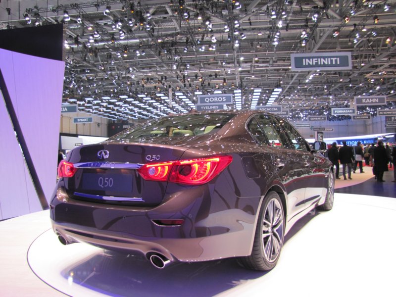 infinitiq502.jpg