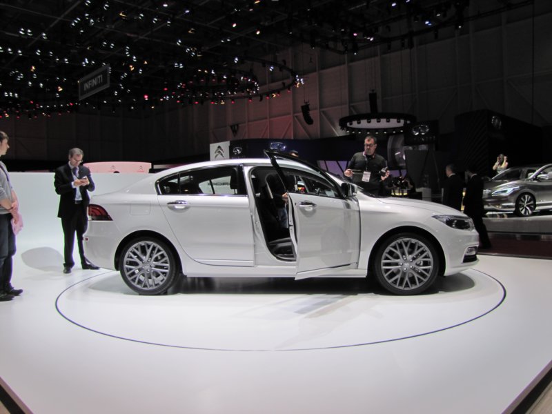 qoros3sedan26.jpg