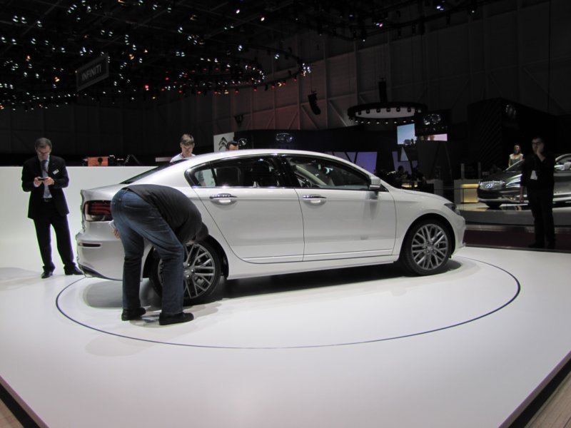 qoros3sedan27.jpg