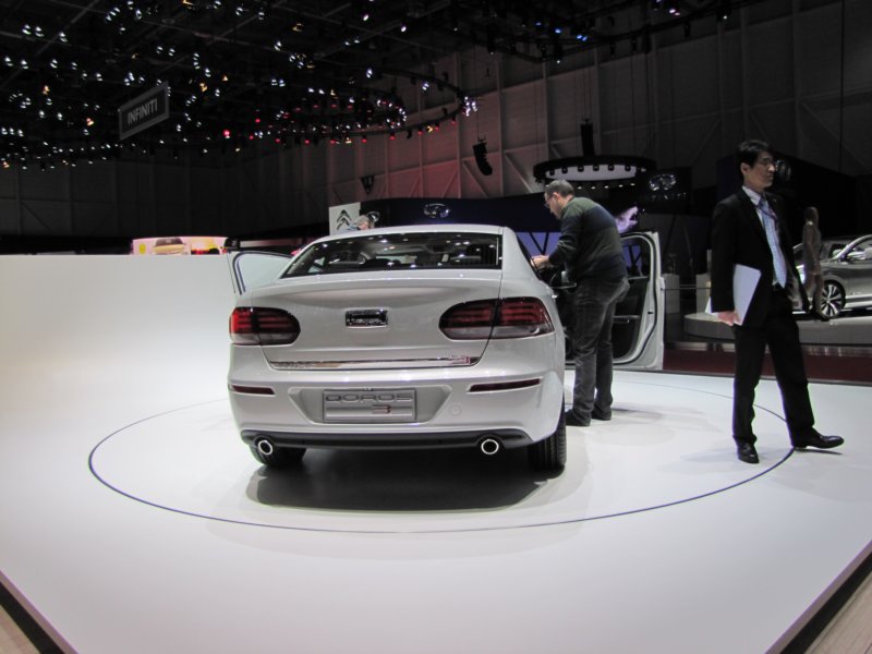 qoros3sedan5.jpg
