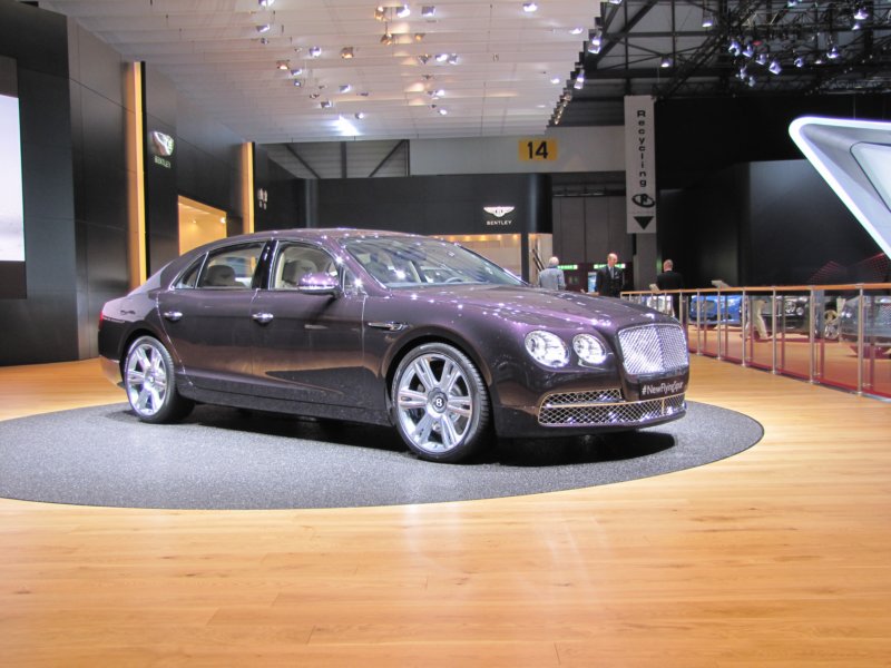 bentleyflyingspur11.jpg