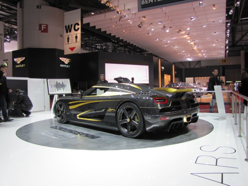 koenigseggagerashundra67.jpg