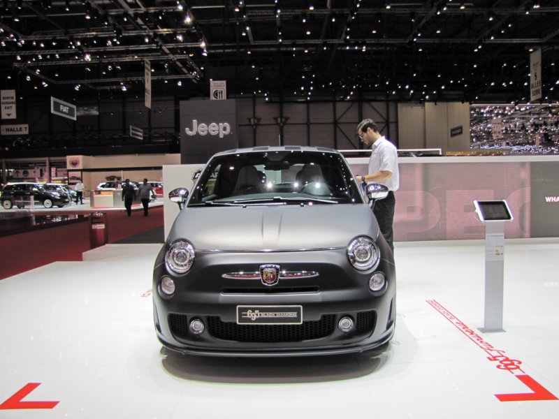 abarth695blackdiamondfuoriserie2.jpg