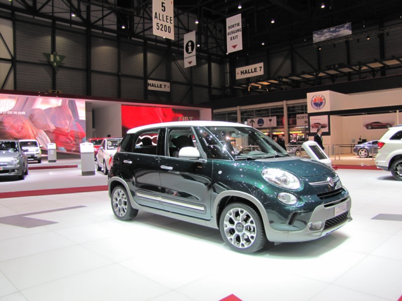 fiat500ltrekking3.jpg