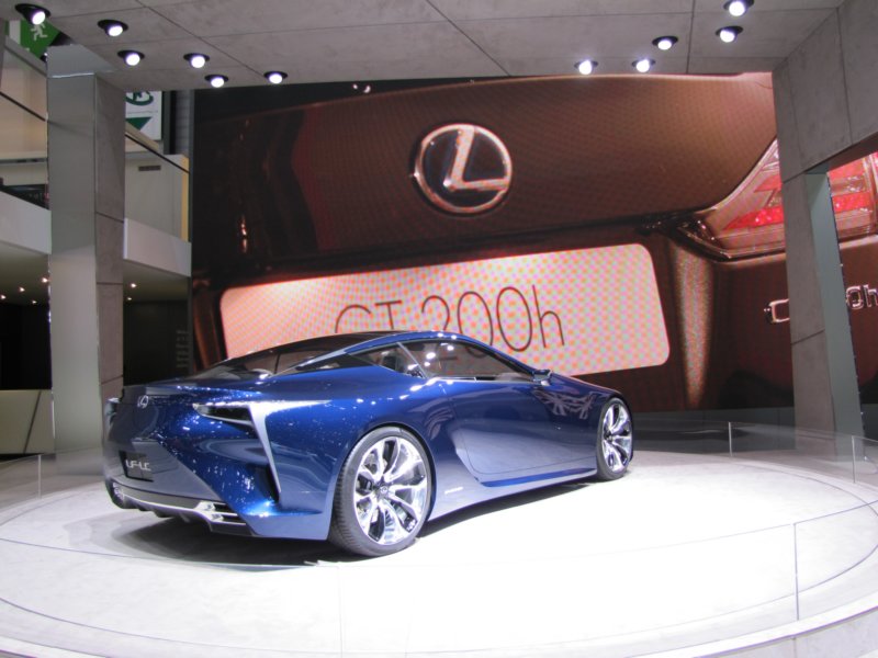 lexuslflc28.jpg