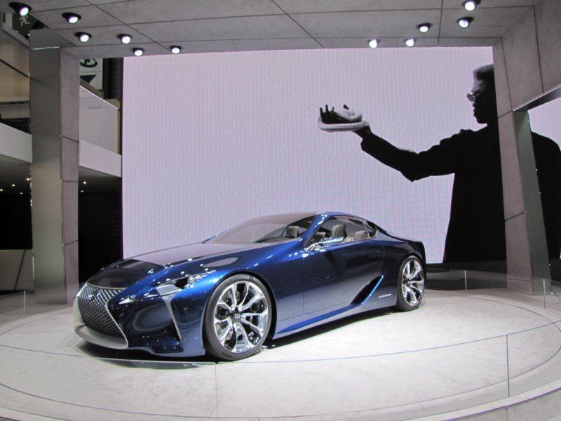 lexuslflc69.jpg