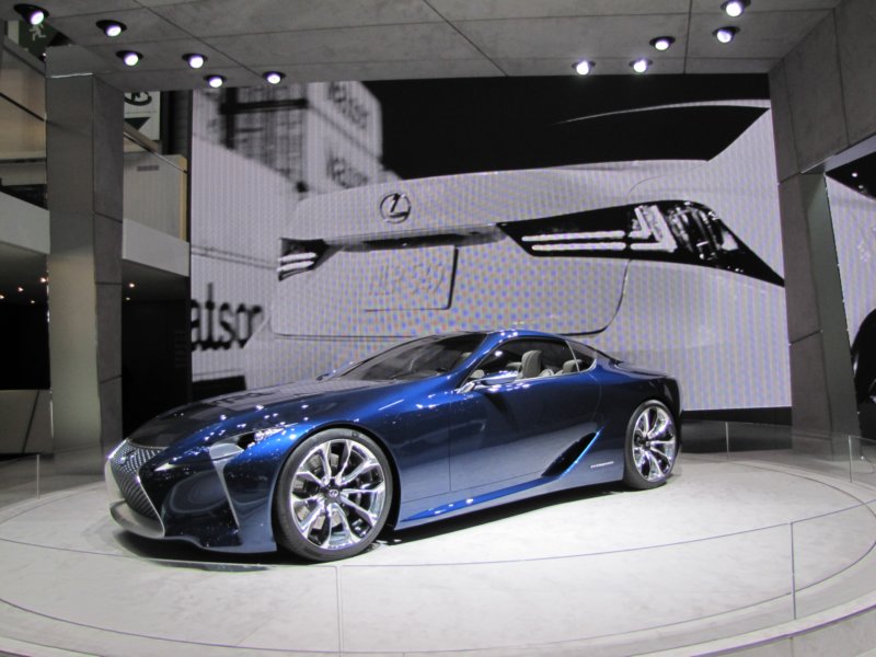 lexuslflc71.jpg