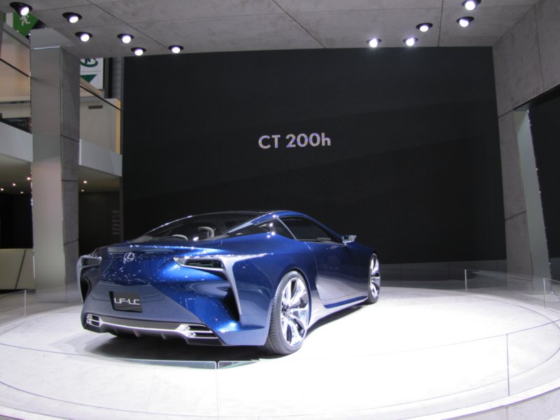 lexuslflc8.jpg