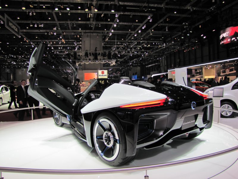 nissanbladeglider33.jpg