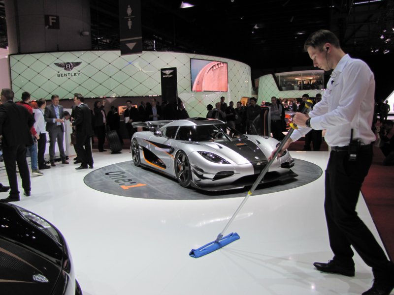 koenigseggone17.jpg