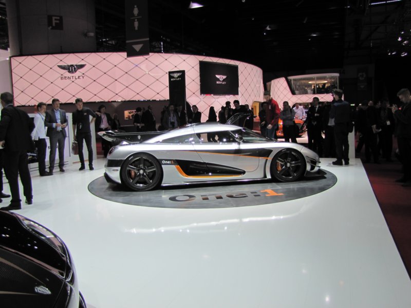koenigseggone18.jpg
