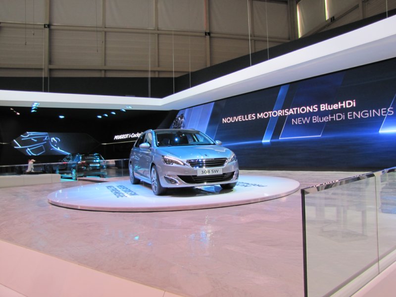 peugeot308sw15.jpg