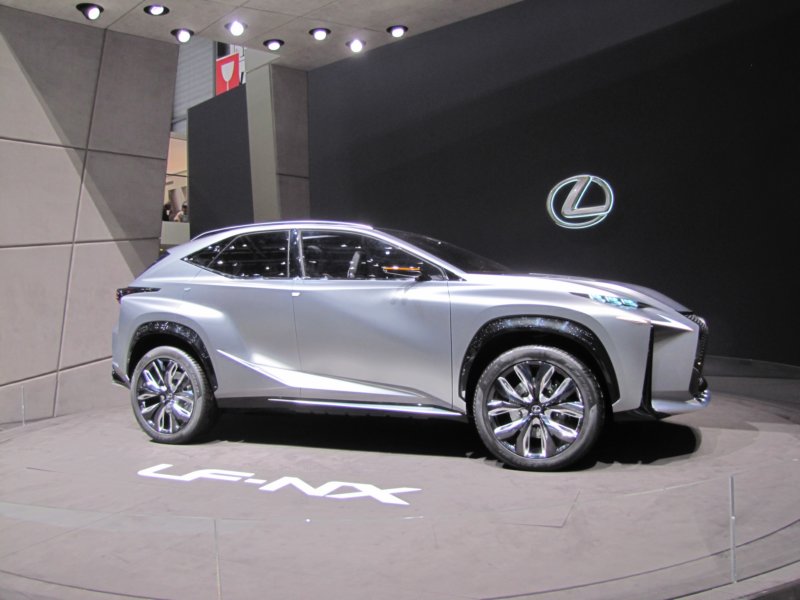 lexuslfnx34.jpg