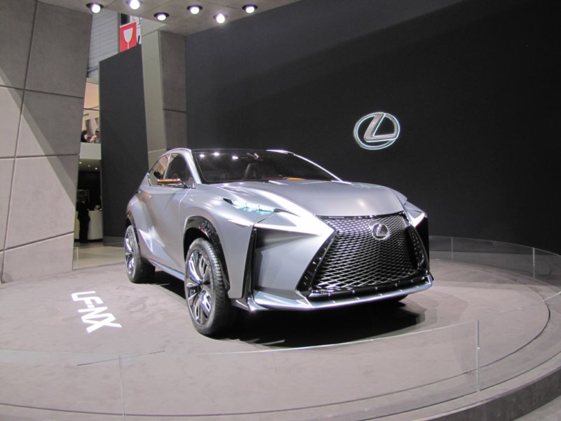 lexuslfnx43.jpg