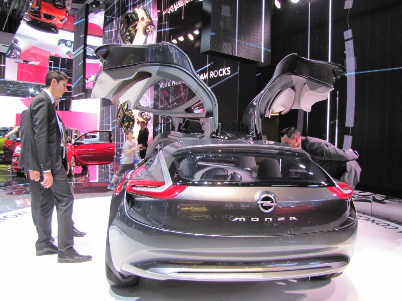 opelmonza72.jpg
