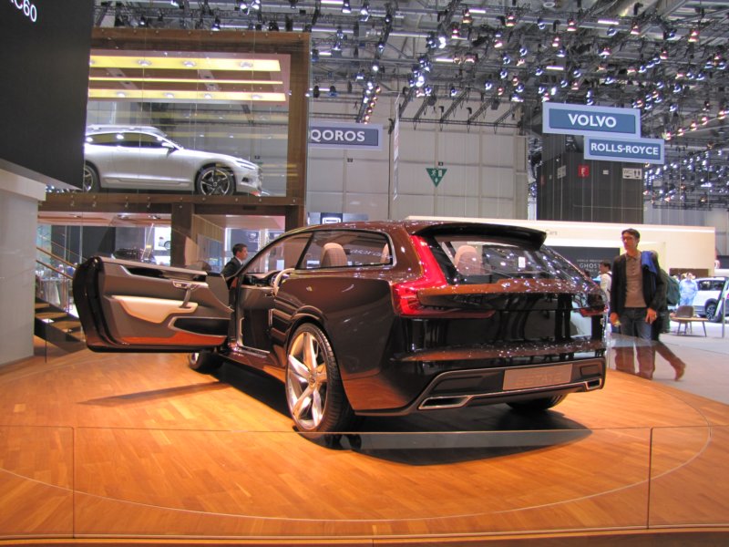 volvoconceptestate23.jpg