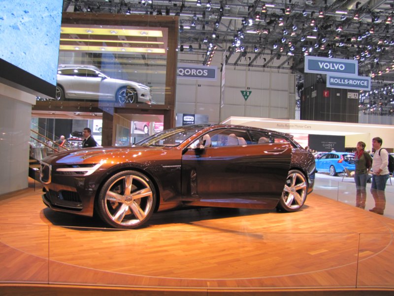 volvoconceptestate47.jpg