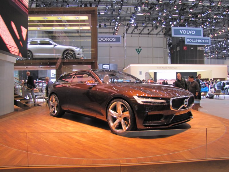 volvoconceptestate48.jpg