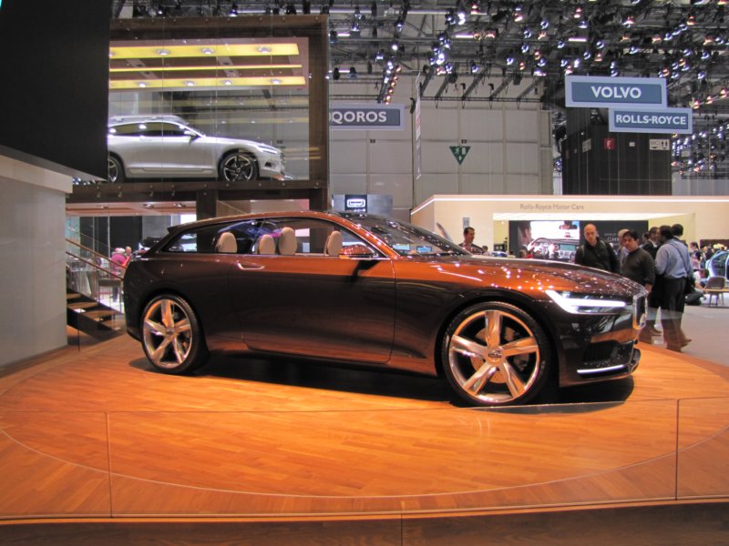 volvoconceptestate54.jpg