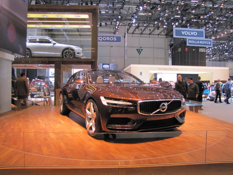 volvoconceptestate70.jpg