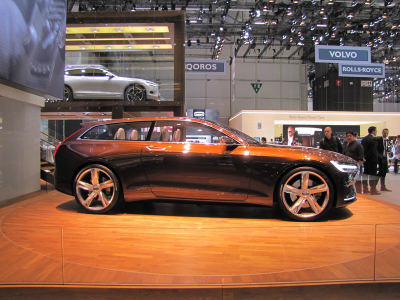 volvoconceptestate80.jpg