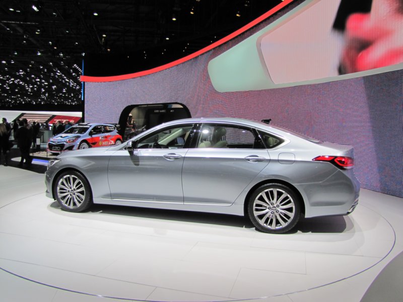 hyundaigenesis11.jpg