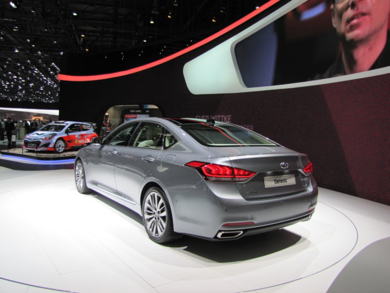 hyundaigenesis18.jpg
