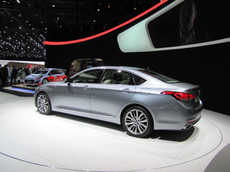 hyundaigenesis2.jpg