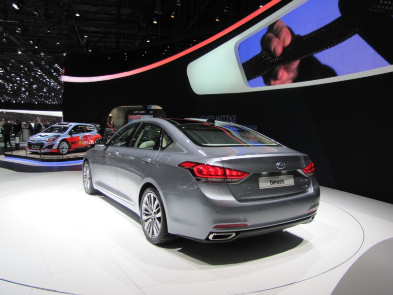 hyundaigenesis20.jpg