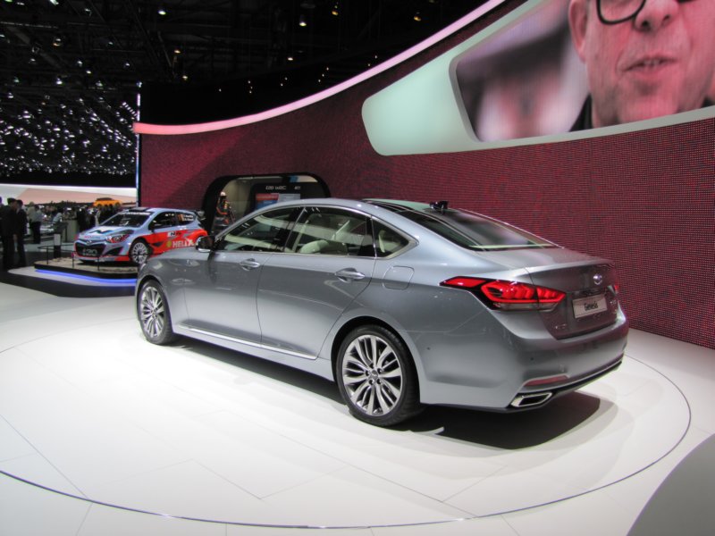hyundaigenesis4.jpg