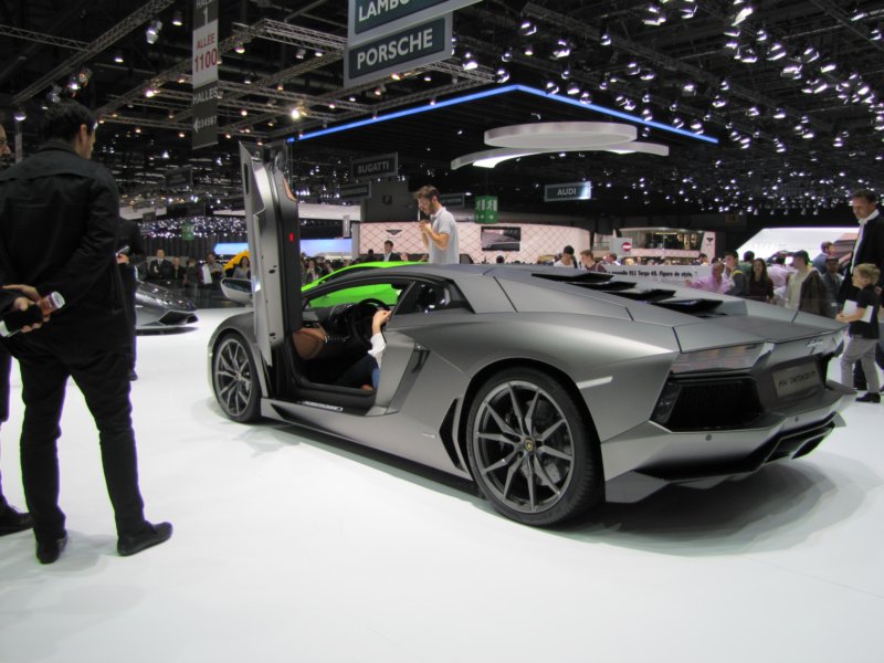 lamborghiniaventadorlp7004.jpg