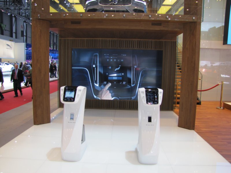 volvoapplecarplay2.jpg