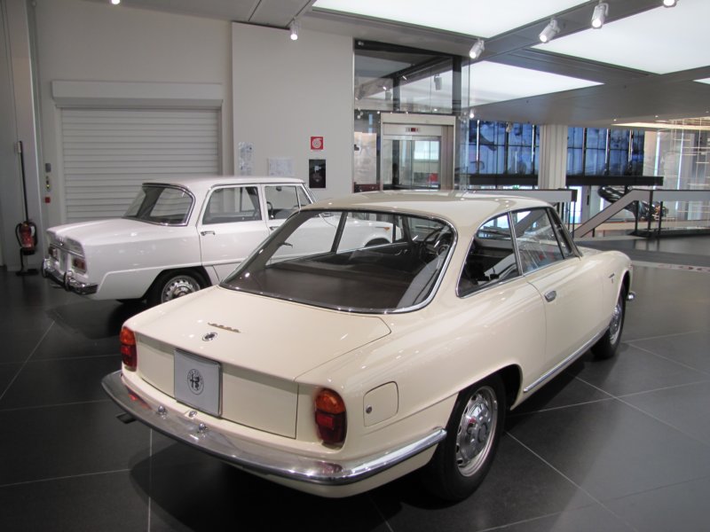 alfaromeo2600sprint19625.jpg