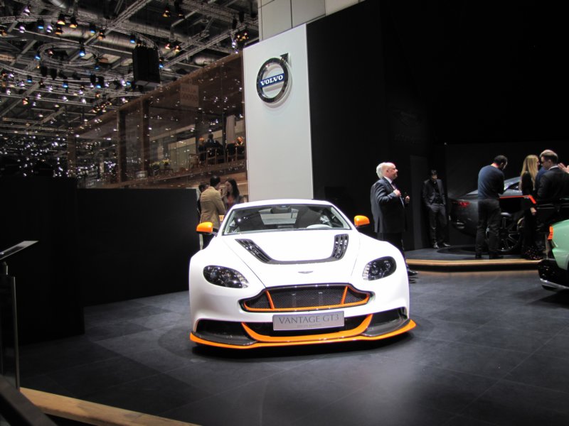 astonmartinvantagegt33.jpg