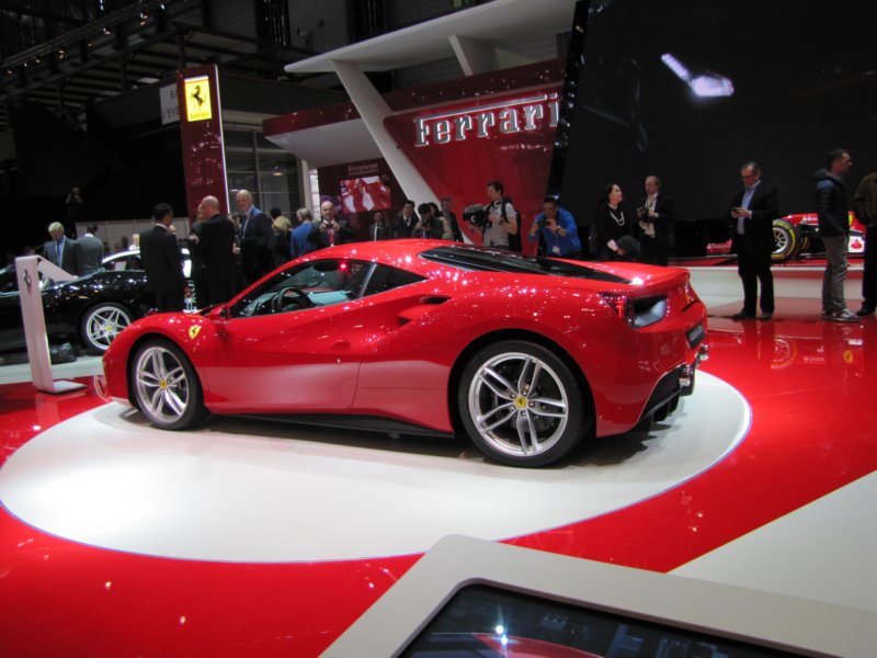 ferrari488gtb114.jpg