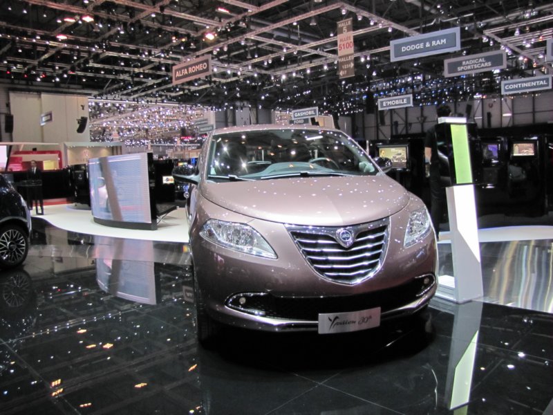 lanciaypsilon30thanniversary3.jpg