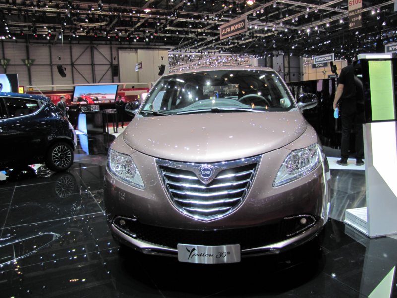 lanciaypsilon30thanniversary6.jpg