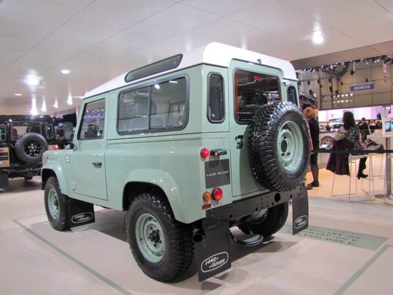 landroverdefenderheritageedition3.jpg