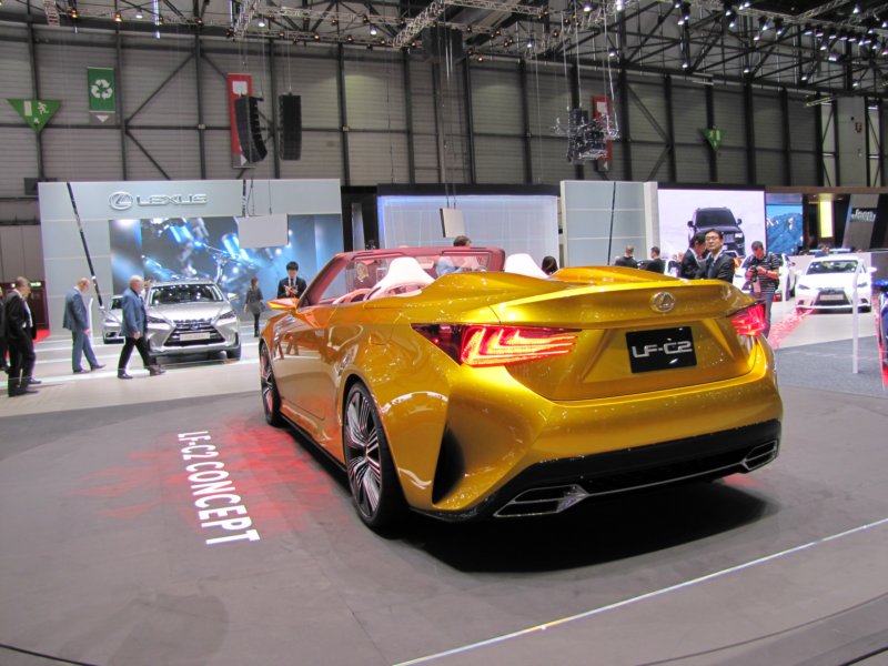 lexuslfc235.jpg