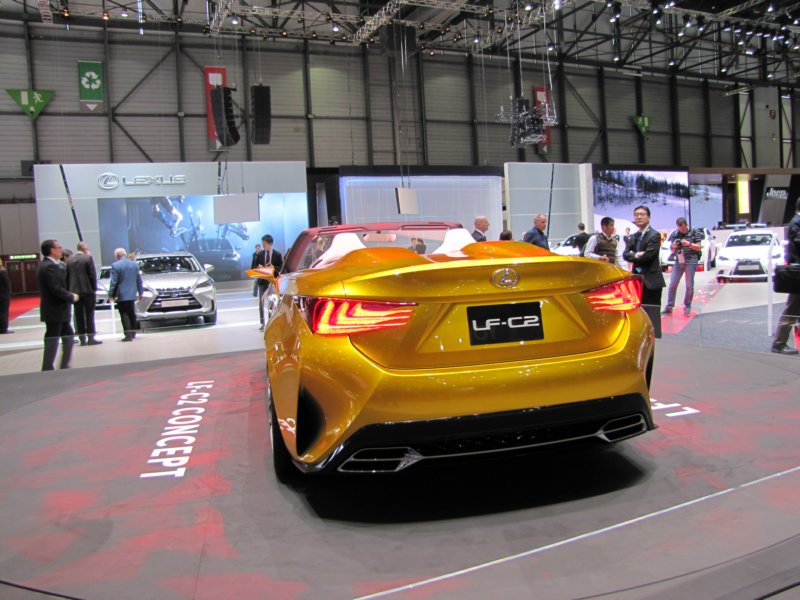 lexuslfc237.jpg