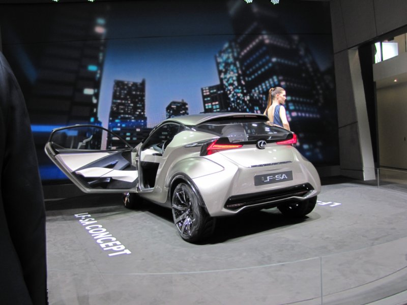 lexuslfsa10.jpg