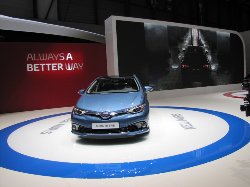 toyotaauris5.jpg