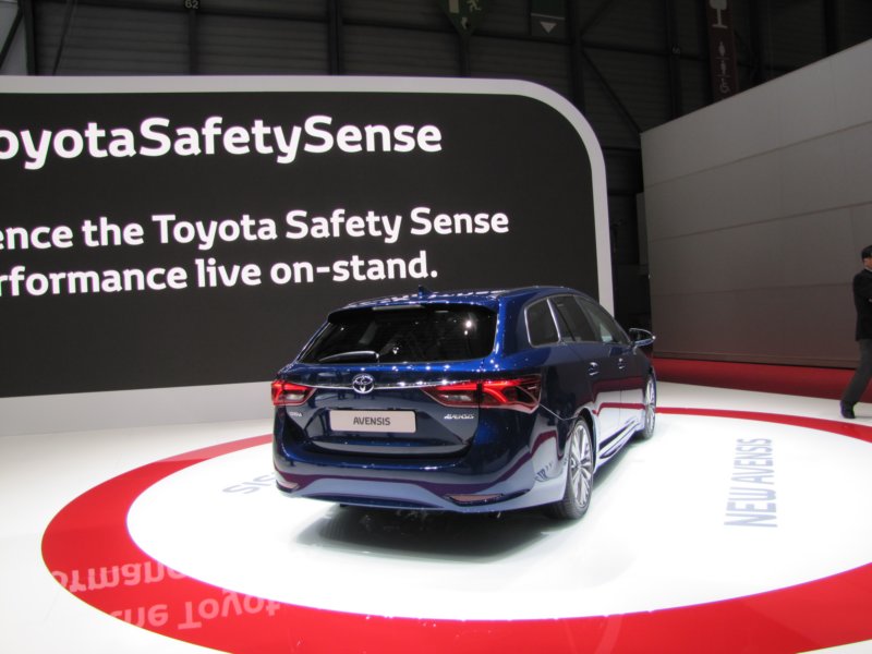 toyotaavensis4.jpg