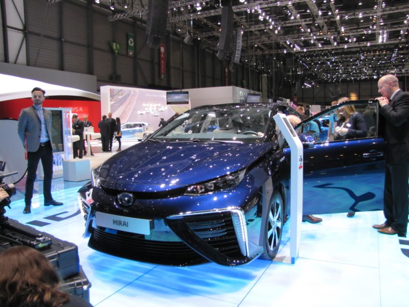 toyotamirai4.jpg