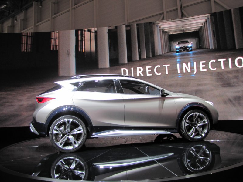 infinitiqx3017.jpg