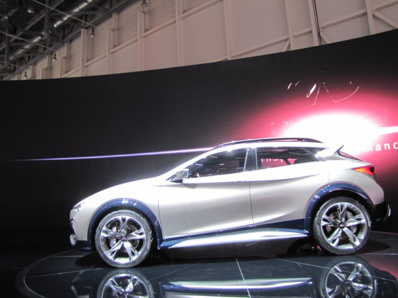 infinitiqx3022.jpg