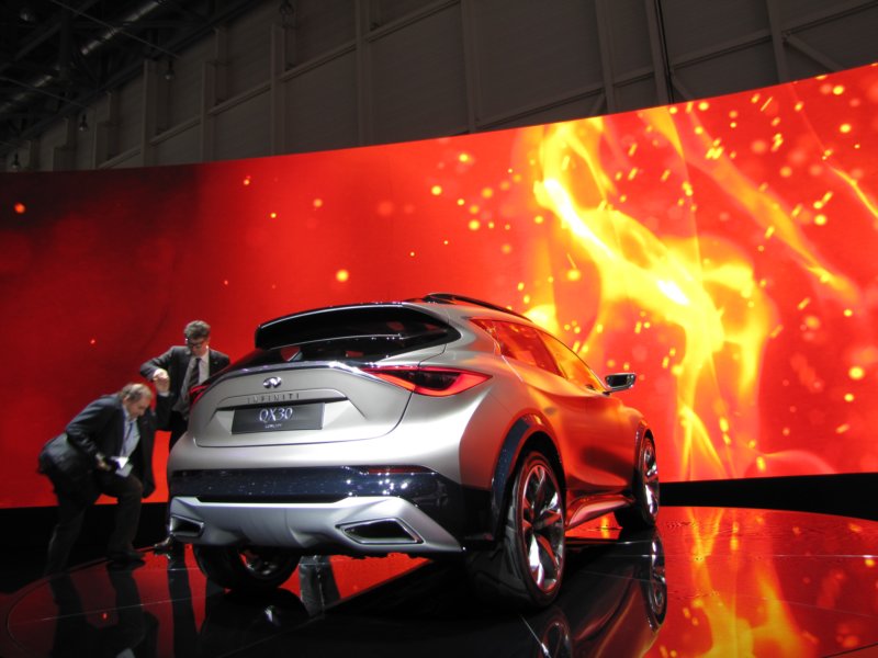 infinitiqx3059.jpg