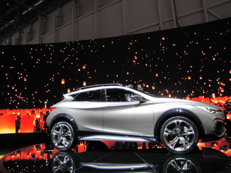 infinitiqx3074.jpg