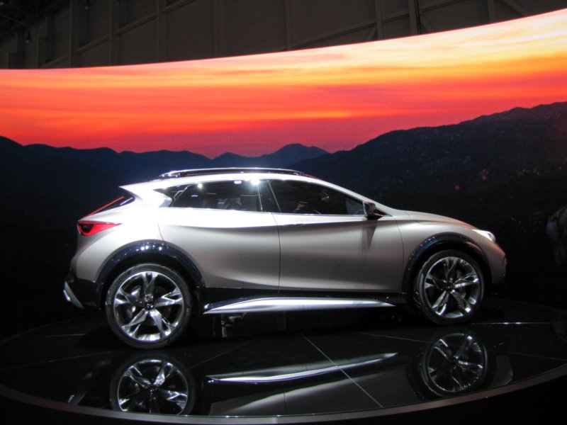 infinitiqx3078.jpg